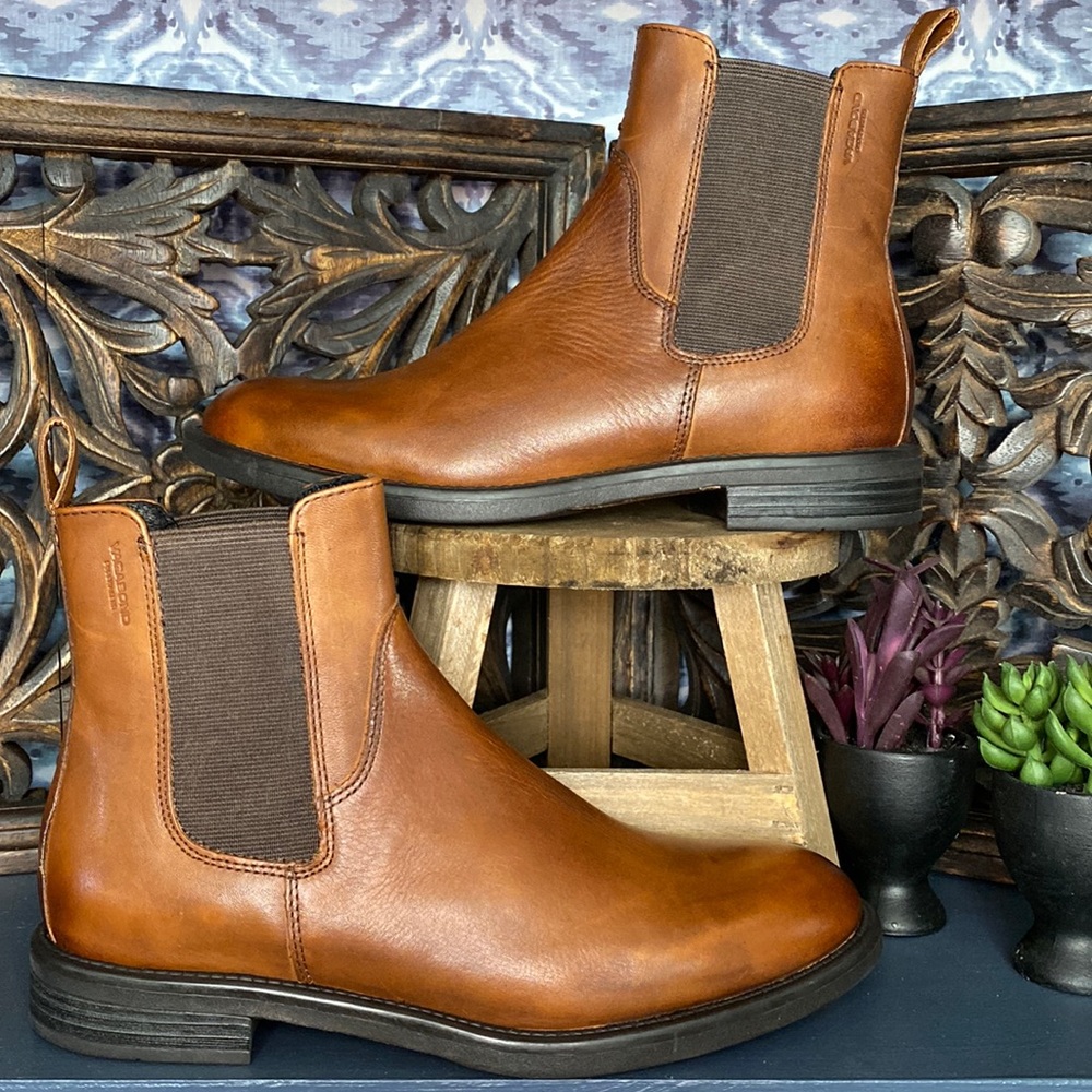 Vagabond- “Amina” Chelsea Boot